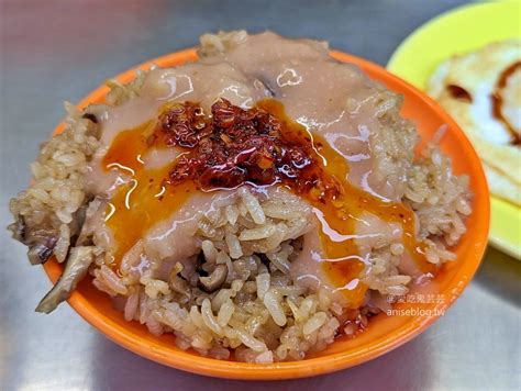 三條路|三條路油飯排骨酥湯，萬華環南市場宵夜限定美食(姊姊食記) @愛。